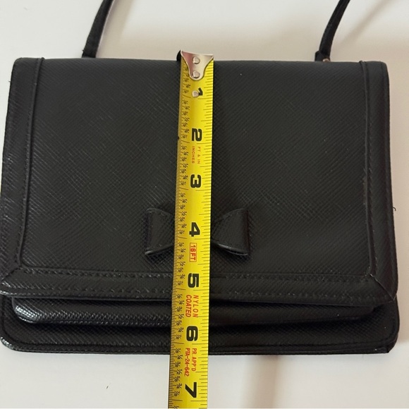 Elegant Black Bow Accent Bag Crossbody - Picture 10 of 11